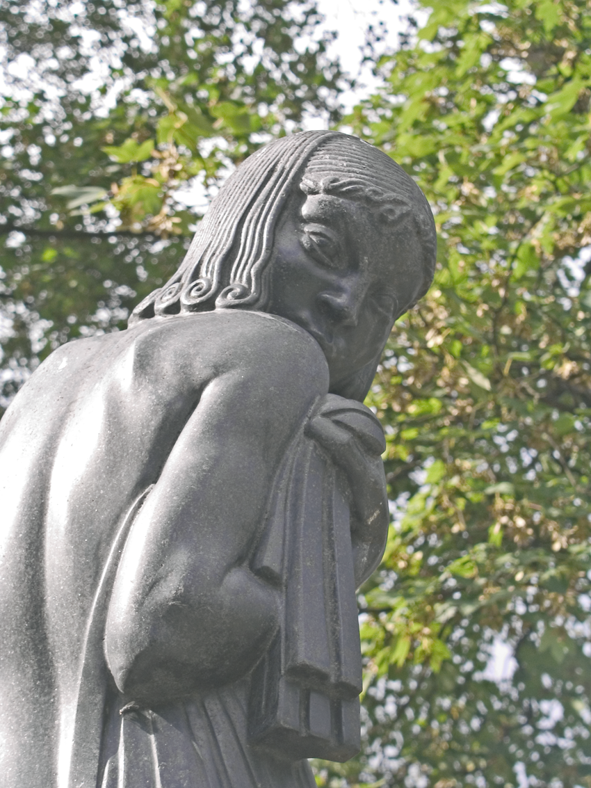 Ivar Johnsson, "Flickan och sjötrollen". © Foto: Jan Peter Dahlqvist, 2003