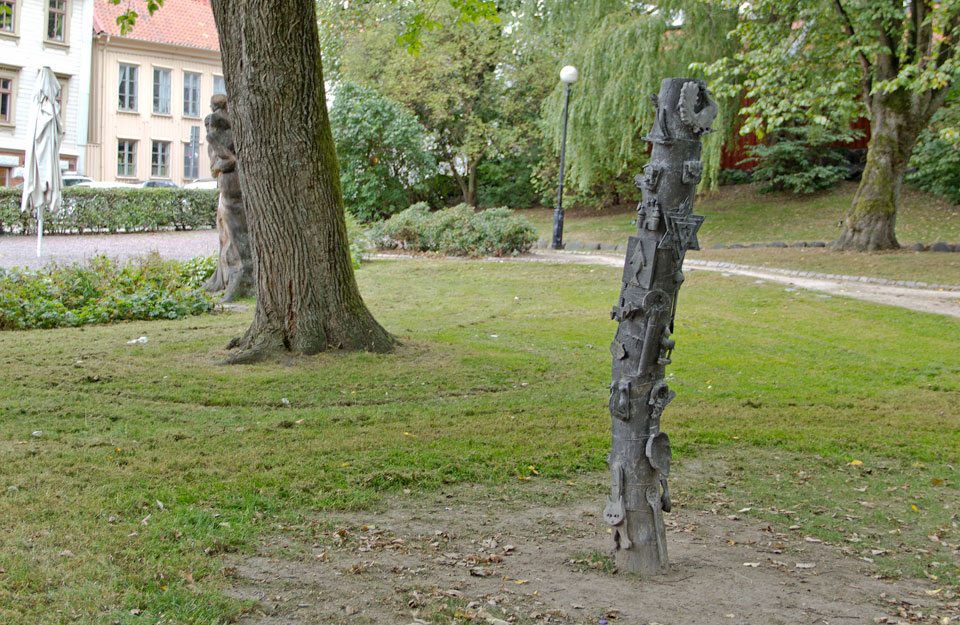 Fotografi på skulptur. Totemistic © Leslie Johnson, 2016. Foto: © Jan Peter Dahlqvist, 2016
