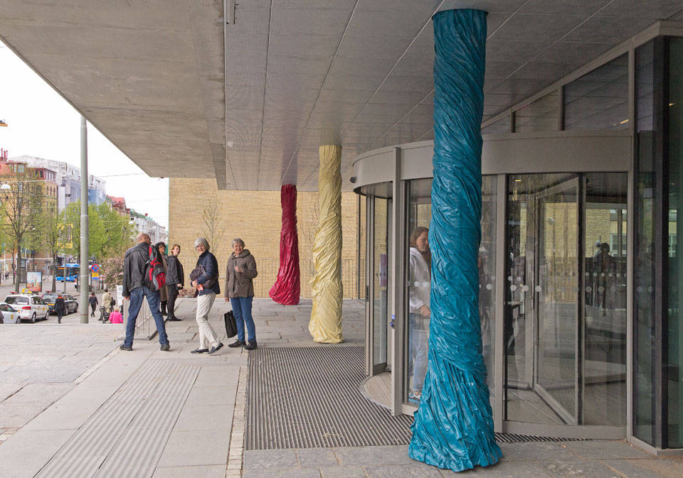 ”Går du ofta hit”. ©Yvonne T. Larsson/BUS 2014 Foto: Jan Peter Dahlqvist