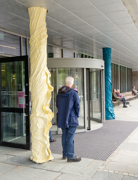 Går du ofta hit, eller? © Yvonne T Larsson/Bildupphovsrätt 2018. Foto: © Jan Peter Dahlqvist, 2014