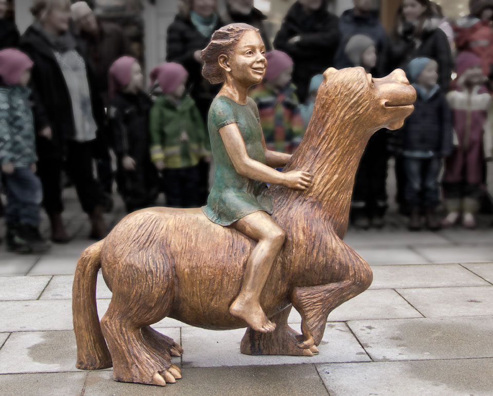 Emma Strödes skulptur "Nikes Göteborg", på Kungsportsplatsen, Göteborg. Foto: Jan Peter Dahlqvist, 2015