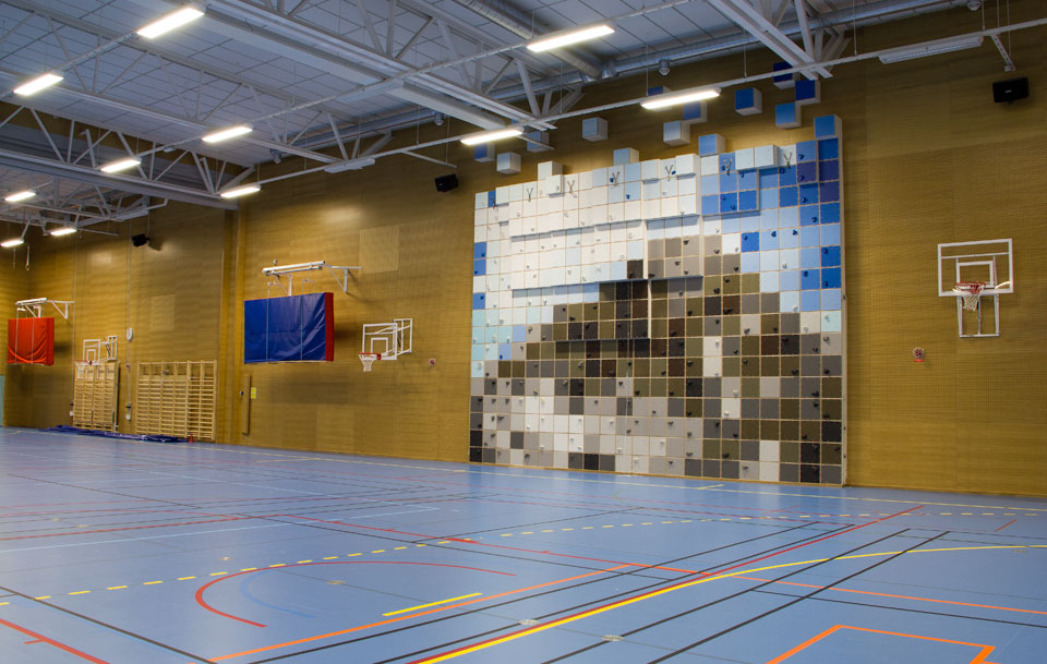 Foto Klättervägg, Torshallen, Torslanda, konstnär Fredrik Norén