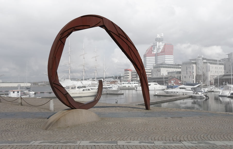 Snäckan © Lenny Clarhäll/Bildupphovsrätt 2018, skulptur vid GöteborgsOperan. Foto: Jan Peter Dahlqvist, 2016