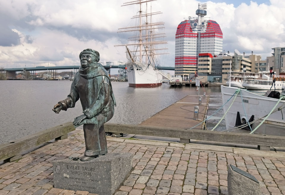 Eino Hanski, "Evert Taube", skulptur, brons, 1996. © Foto: Jan Peter Dahlqvist, 2016
