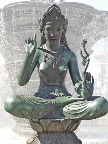 De fem världsdelarna (Järntorgsbrunnen) Konstverket De fem världsdelarna av Tore Strindberg