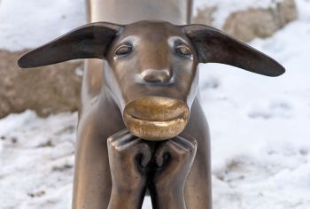 Lätt som en plätt Konstverket Lätt som en plätt av Ragnhild Alexandersson