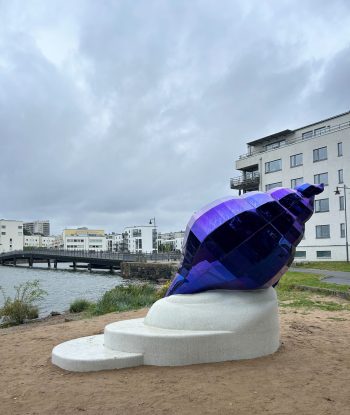 ”Purpursnäckan” av konstnärsduon Bigert & Bergström